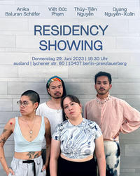 Poster Residency Showing. Gruppenbild von vier Personen 